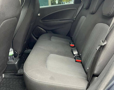 Серый Рено Зое, объемом двигателя 0 л и пробегом 133 тыс. км за 8999 $, фото 11 на Automoto.ua