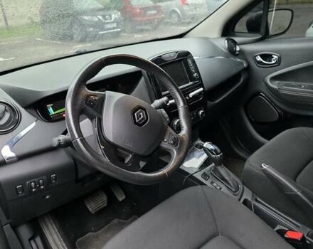 Серый Рено Зое, объемом двигателя 0 л и пробегом 57 тыс. км за 9500 $, фото 5 на Automoto.ua