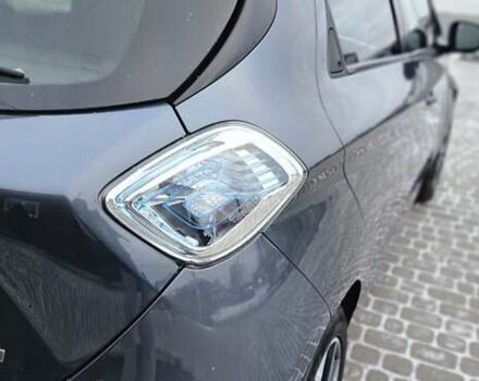 Серый Рено Зое, объемом двигателя 0 л и пробегом 91 тыс. км за 9999 $, фото 17 на Automoto.ua