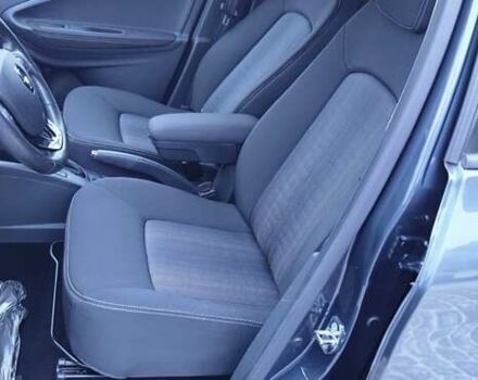 Серый Рено Зое, объемом двигателя 0 л и пробегом 91 тыс. км за 9999 $, фото 64 на Automoto.ua