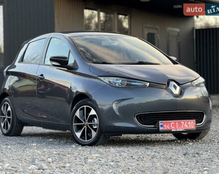 Серый Рено Зое, объемом двигателя 0 л и пробегом 119 тыс. км за 9950 $, фото 2 на Automoto.ua