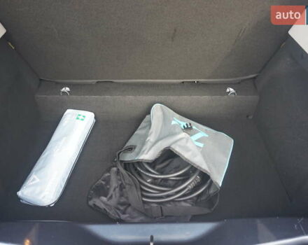 Серый Рено Зое, объемом двигателя 0 л и пробегом 54 тыс. км за 10777 $, фото 51 на Automoto.ua