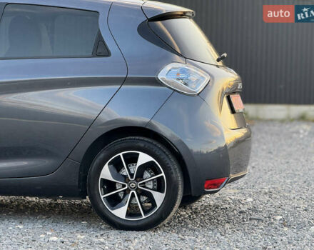Серый Рено Зое, объемом двигателя 0 л и пробегом 119 тыс. км за 9950 $, фото 11 на Automoto.ua
