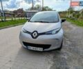 Серый Рено Зое, объемом двигателя 0 л и пробегом 77 тыс. км за 10500 $, фото 2 на Automoto.ua