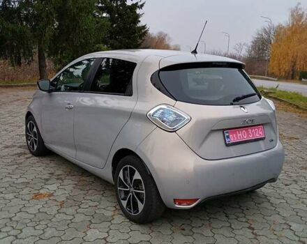 Серый Рено Зое, объемом двигателя 0 л и пробегом 64 тыс. км за 8700 $, фото 4 на Automoto.ua