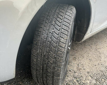 Серый Рено Зое, объемом двигателя 0 л и пробегом 41 тыс. км за 10000 $, фото 6 на Automoto.ua