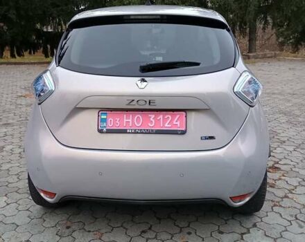 Серый Рено Зое, объемом двигателя 0 л и пробегом 64 тыс. км за 8700 $, фото 5 на Automoto.ua