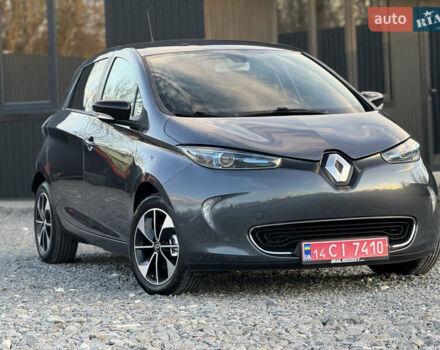 Серый Рено Зое, объемом двигателя 0 л и пробегом 119 тыс. км за 9950 $, фото 4 на Automoto.ua