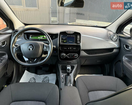 Серый Рено Зое, объемом двигателя 0 л и пробегом 119 тыс. км за 9950 $, фото 15 на Automoto.ua