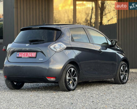 Серый Рено Зое, объемом двигателя 0 л и пробегом 119 тыс. км за 9950 $, фото 13 на Automoto.ua