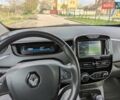 Серый Рено Зое, объемом двигателя 0 л и пробегом 77 тыс. км за 10500 $, фото 28 на Automoto.ua