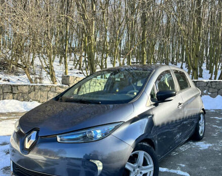 Серый Рено Зое, объемом двигателя 0 л и пробегом 117 тыс. км за 10399 $, фото 13 на Automoto.ua