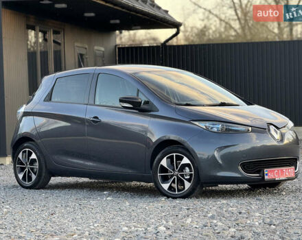 Серый Рено Зое, объемом двигателя 0 л и пробегом 119 тыс. км за 9950 $, фото 3 на Automoto.ua