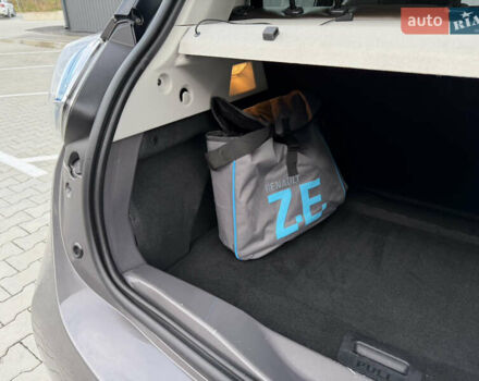 Рено Зое 2018 в Дубно на Automoto.ua Серый Рено Зое, объемом двигателя 0 л и пробегом 126 тыс. км за 10599 $, фото 41 на Automoto.ua