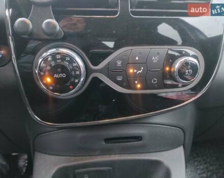 Сірий Рено Зое, об'ємом двигуна 0 л та пробігом 98 тис. км за 9200 $, фото 20 на Automoto.ua