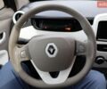 Серый Рено Зое, объемом двигателя 0 л и пробегом 172 тыс. км за 9000 $, фото 28 на Automoto.ua
