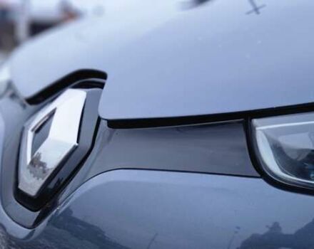 Серый Рено Зое, объемом двигателя 0 л и пробегом 91 тыс. км за 9999 $, фото 31 на Automoto.ua