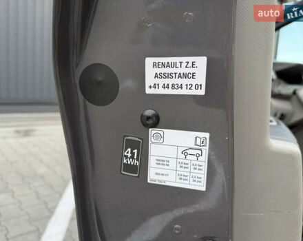 Рено Зое 2018 в Дубно на Automoto.ua Серый Рено Зое, объемом двигателя 0 л и пробегом 126 тыс. км за 10599 $, фото 65 на Automoto.ua