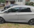 Серый Рено Зое, объемом двигателя 0 л и пробегом 76 тыс. км за 10500 $, фото 2 на Automoto.ua