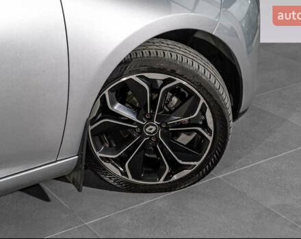 Серый Рено Зое, объемом двигателя 0 л и пробегом 95 тыс. км за 7600 $, фото 8 на Automoto.ua