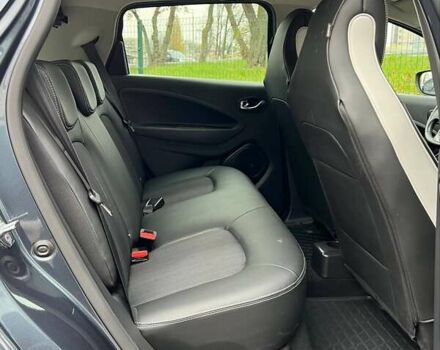 Серый Рено Зое, объемом двигателя 0 л и пробегом 92 тыс. км за 10800 $, фото 17 на Automoto.ua