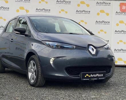 Серый Рено Зое, объемом двигателя 0 л и пробегом 112 тыс. км за 9800 $, фото 88 на Automoto.ua