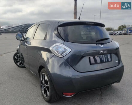 Серый Рено Зое, объемом двигателя 0 л и пробегом 150 тыс. км за 9500 $, фото 5 на Automoto.ua