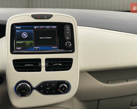 Серый Рено Зое, объемом двигателя 0 л и пробегом 112 тыс. км за 9800 $, фото 46 на Automoto.ua