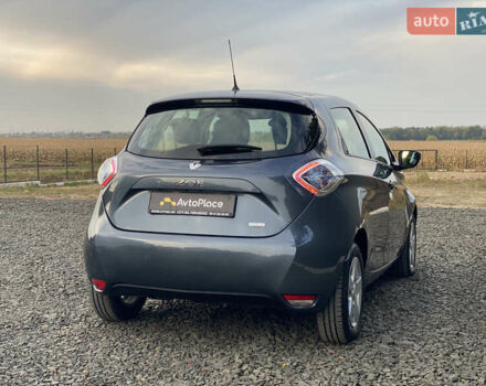 Серый Рено Зое, объемом двигателя 0 л и пробегом 112 тыс. км за 9800 $, фото 81 на Automoto.ua