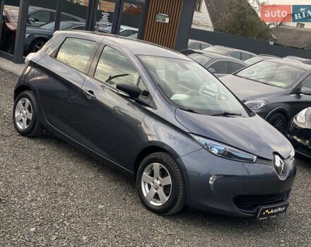 Серый Рено Зое, объемом двигателя 0 л и пробегом 112 тыс. км за 9800 $, фото 4 на Automoto.ua