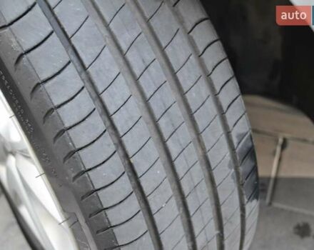Серый Рено Зое, объемом двигателя 0 л и пробегом 37 тыс. км за 9900 $, фото 19 на Automoto.ua