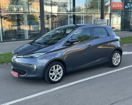 Серый Рено Зое, объемом двигателя 0 л и пробегом 141 тыс. км за 10400 $, фото 1 на Automoto.ua