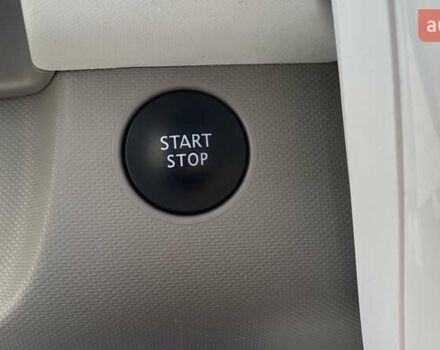 Серый Рено Зое, объемом двигателя 0 л и пробегом 112 тыс. км за 9800 $, фото 35 на Automoto.ua