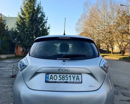 Серый Рено Зое, объемом двигателя 0 л и пробегом 36 тыс. км за 10500 $, фото 5 на Automoto.ua