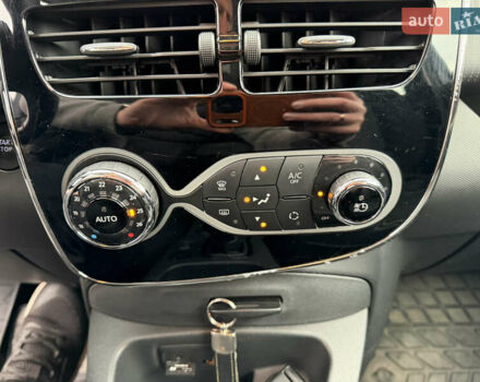 Сірий Рено Зое, об'ємом двигуна 0 л та пробігом 55 тис. км за 11999 $, фото 61 на Automoto.ua