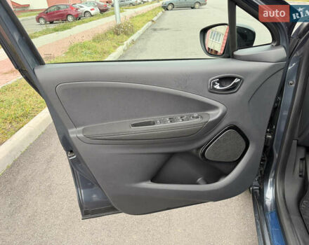 Сірий Рено Зое, об'ємом двигуна 0 л та пробігом 55 тис. км за 11999 $, фото 45 на Automoto.ua