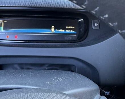 Серый Рено Зое, объемом двигателя 0 л и пробегом 60 тыс. км за 6500 $, фото 7 на Automoto.ua