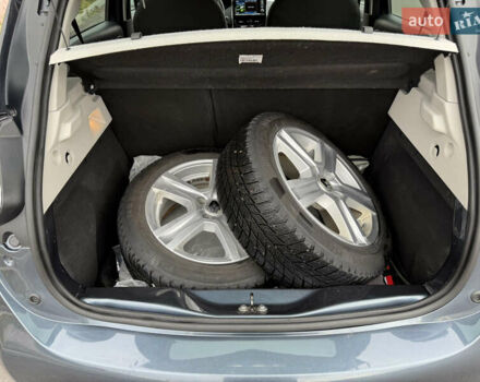 Сірий Рено Зое, об'ємом двигуна 0 л та пробігом 55 тис. км за 11999 $, фото 71 на Automoto.ua