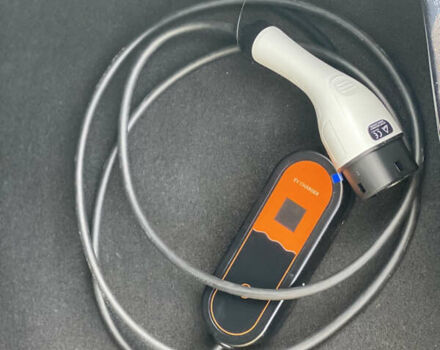 Серый Рено Зое, объемом двигателя 0 л и пробегом 112 тыс. км за 9800 $, фото 65 на Automoto.ua