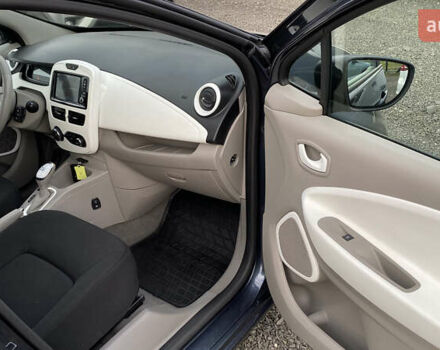 Серый Рено Зое, объемом двигателя 0 л и пробегом 112 тыс. км за 9800 $, фото 48 на Automoto.ua