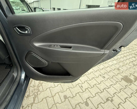 Сірий Рено Зое, об'ємом двигуна 0 л та пробігом 42 тис. км за 12950 $, фото 21 на Automoto.ua