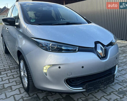 Серый Рено Зое, объемом двигателя 0 л и пробегом 72 тыс. км за 10100 $, фото 12 на Automoto.ua