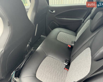 Рено Зое 2019 у Тернополі на Automoto.ua Сірий Рено Зое, об'ємом двигуна 0 л та пробігом 84 тис. км за 12800 $, фото 14 на Automoto.ua