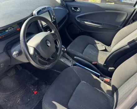 Серый Рено Зое, объемом двигателя 0 л и пробегом 60 тыс. км за 6500 $, фото 6 на Automoto.ua