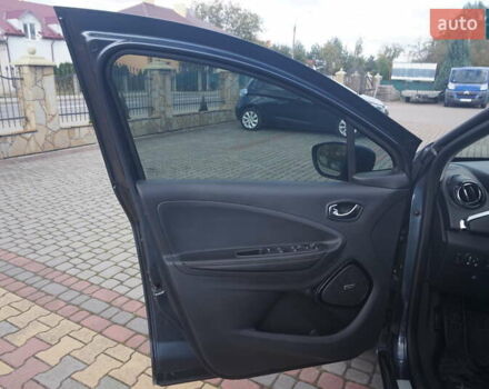 Сірий Рено Зое, об'ємом двигуна 0 л та пробігом 97 тис. км за 10777 $, фото 26 на Automoto.ua