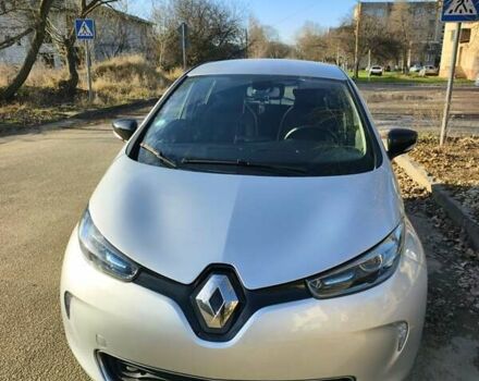 Серый Рено Зое, объемом двигателя 0 л и пробегом 36 тыс. км за 10500 $, фото 9 на Automoto.ua