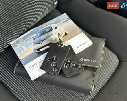 Серый Рено Зое, объемом двигателя 0 л и пробегом 150 тыс. км за 9500 $, фото 14 на Automoto.ua