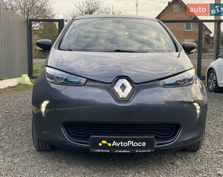 Серый Рено Зое, объемом двигателя 0 л и пробегом 112 тыс. км за 9800 $, фото 27 на Automoto.ua