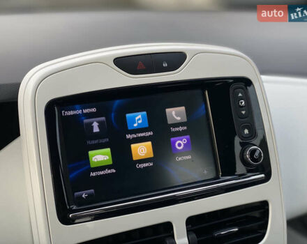 Серый Рено Зое, объемом двигателя 0 л и пробегом 112 тыс. км за 9800 $, фото 57 на Automoto.ua