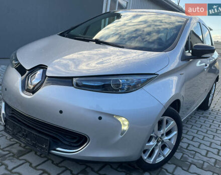 Серый Рено Зое, объемом двигателя 0 л и пробегом 72 тыс. км за 10100 $, фото 3 на Automoto.ua